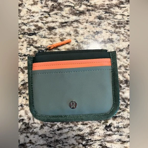 Lululemon True Identity Card Case - Picture 1 of 5